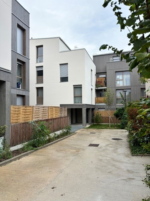 A VENDRE – T5 de 107 m² avec balcon et parking – Résidence livrée en 2025