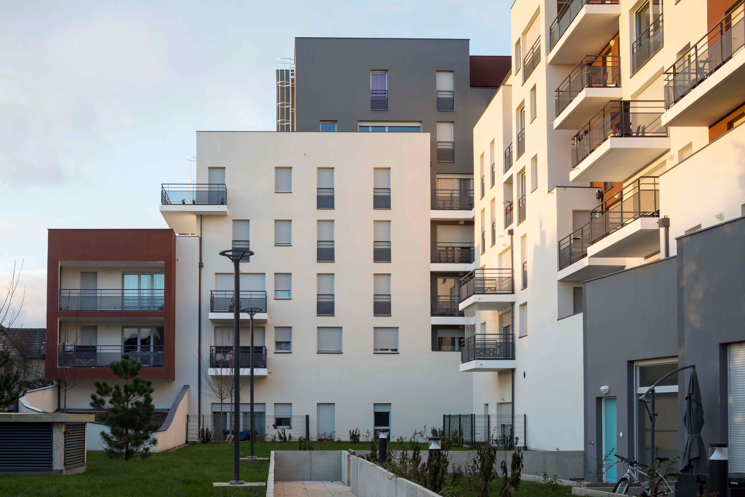 Récent Duplex T4 avec Terrasses, Jardin & Parking – Carrières-sous-Poissy